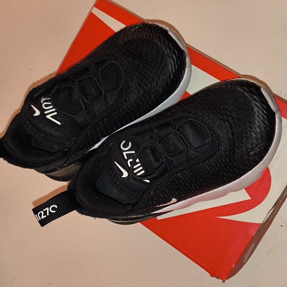 Size 5c Nike's - Picture 2 of 4